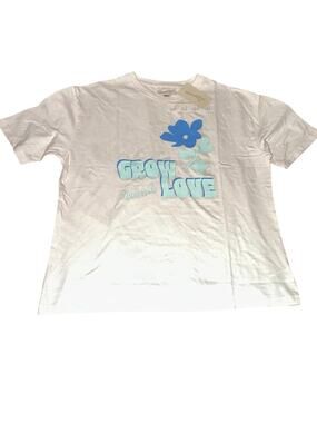 Women’s Small “grow towards love” tshirt NWT!